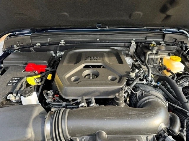 2025 Jeep JL Wrangler - Image 10 of 21
