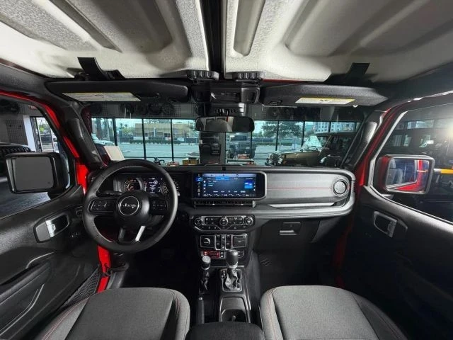 2025 Jeep JL Wrangler - Image 18 of 21