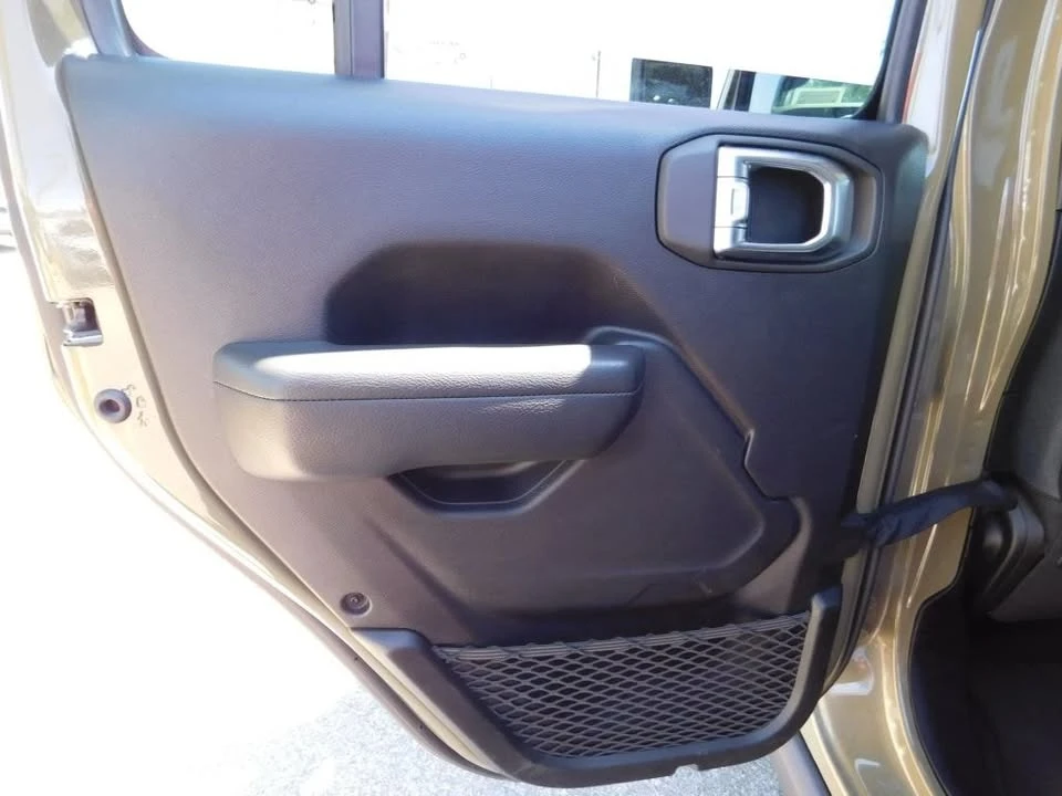 2025 Jeep JL Wrangler - Image 10 of 12