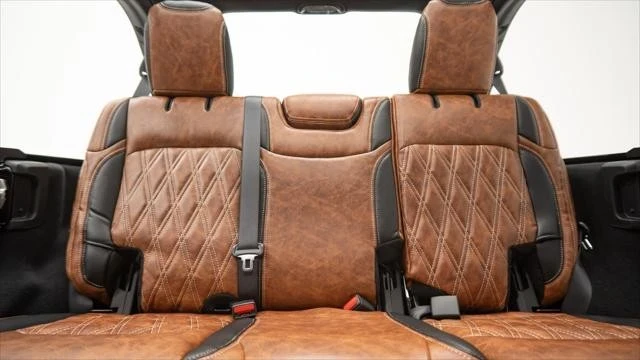 2025 Jeep JL Wrangler - Image 16 of 21