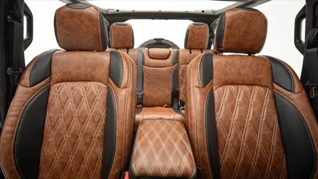 2025 Jeep JL Wrangler - Image 18 of 21