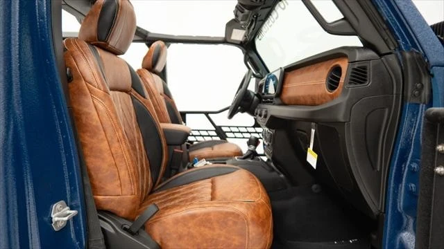 2025 Jeep JL Wrangler - Image 17 of 21