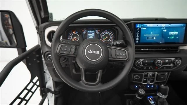 2025 Jeep JL Wrangler - Image 15 of 21