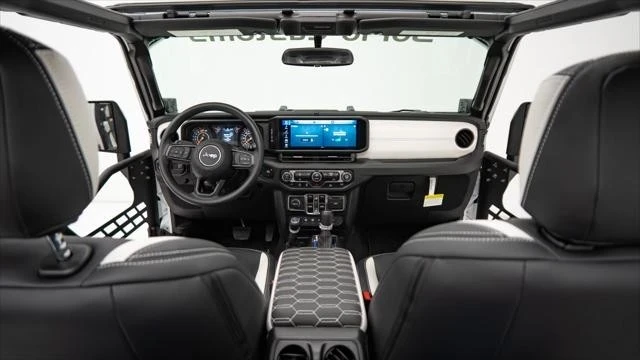 2025 Jeep JL Wrangler - Image 11 of 21