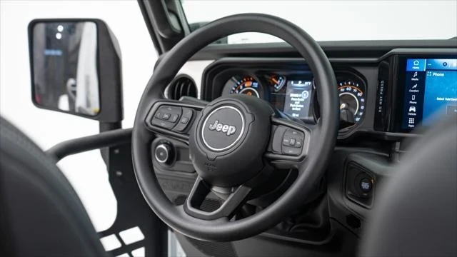 2025 Jeep JL Wrangler - Image 19 of 21