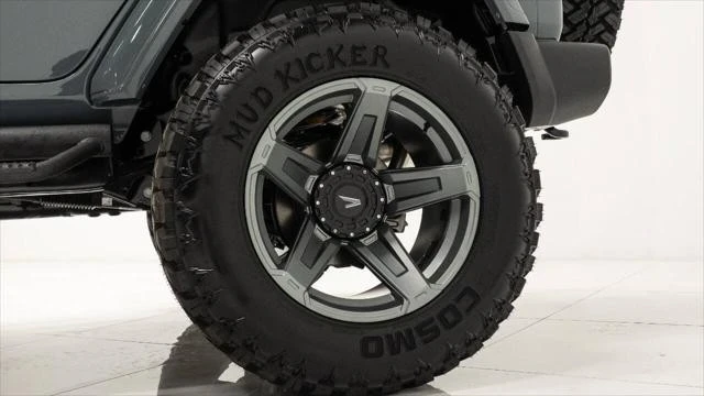 2025 Jeep JL Wrangler - Image 20 of 21