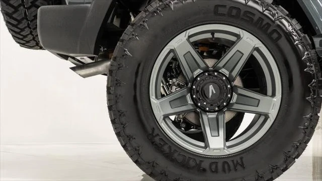 2025 Jeep JL Wrangler - Image 19 of 21