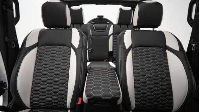 2025 Jeep JL Wrangler - Image 16 of 21