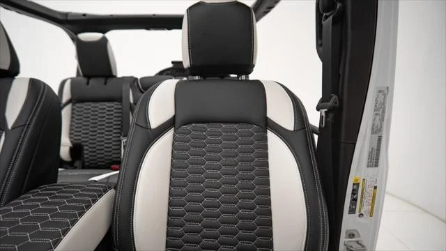 2025 Jeep JL Wrangler - Image 20 of 21