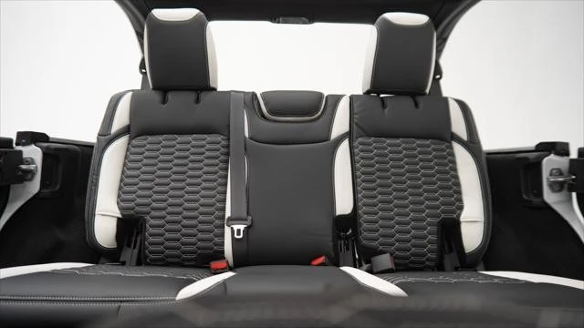 2025 Jeep JL Wrangler - Image 20 of 21