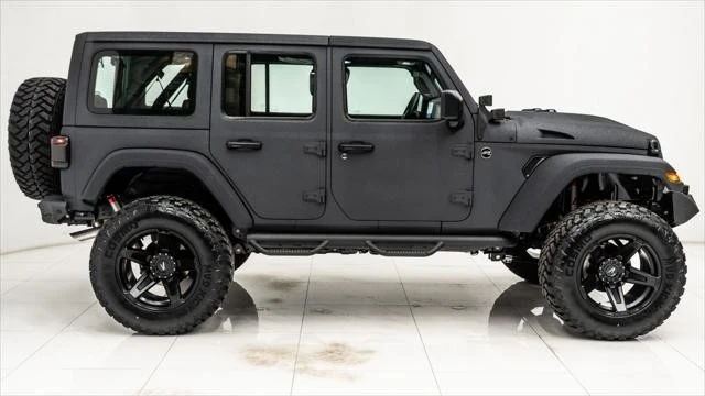 2025 Jeep JL Wrangler - Image 17 of 21