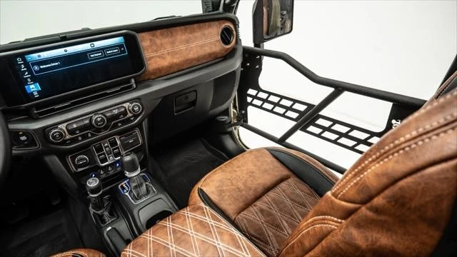 2025 Jeep JL Wrangler - Image 17 of 20