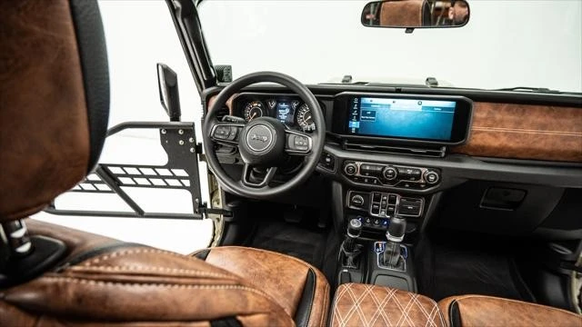 2025 Jeep JL Wrangler - Image 19 of 20