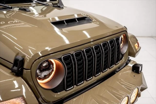 2025 Jeep JL Wrangler - Image 17 of 21
