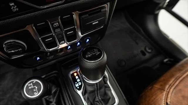 2025 Jeep JL Wrangler - Image 20 of 20