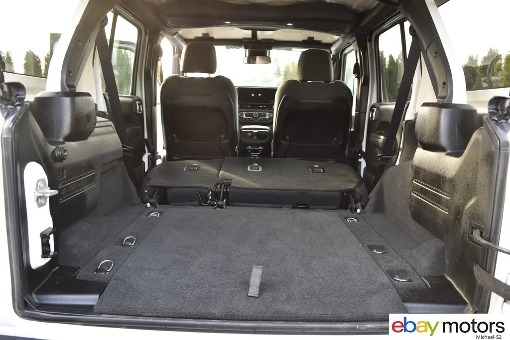 2025 Jeep JL Wrangler - Image 15 of 21