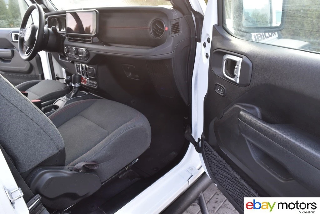 2025 Jeep JL Wrangler - Image 16 of 21