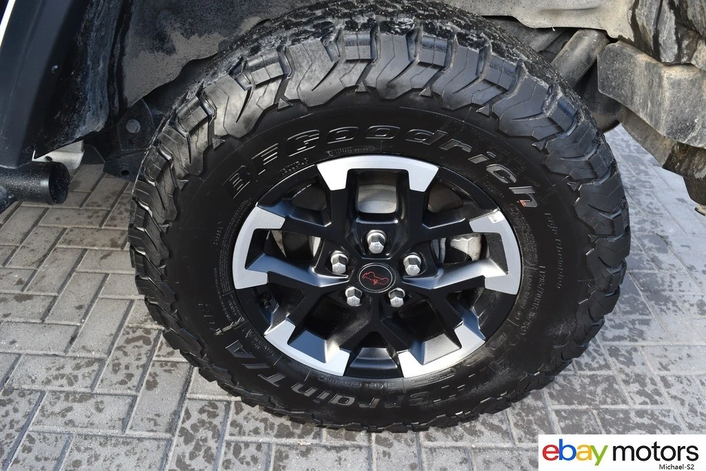 2025 Jeep JL Wrangler - Image 23 of 24