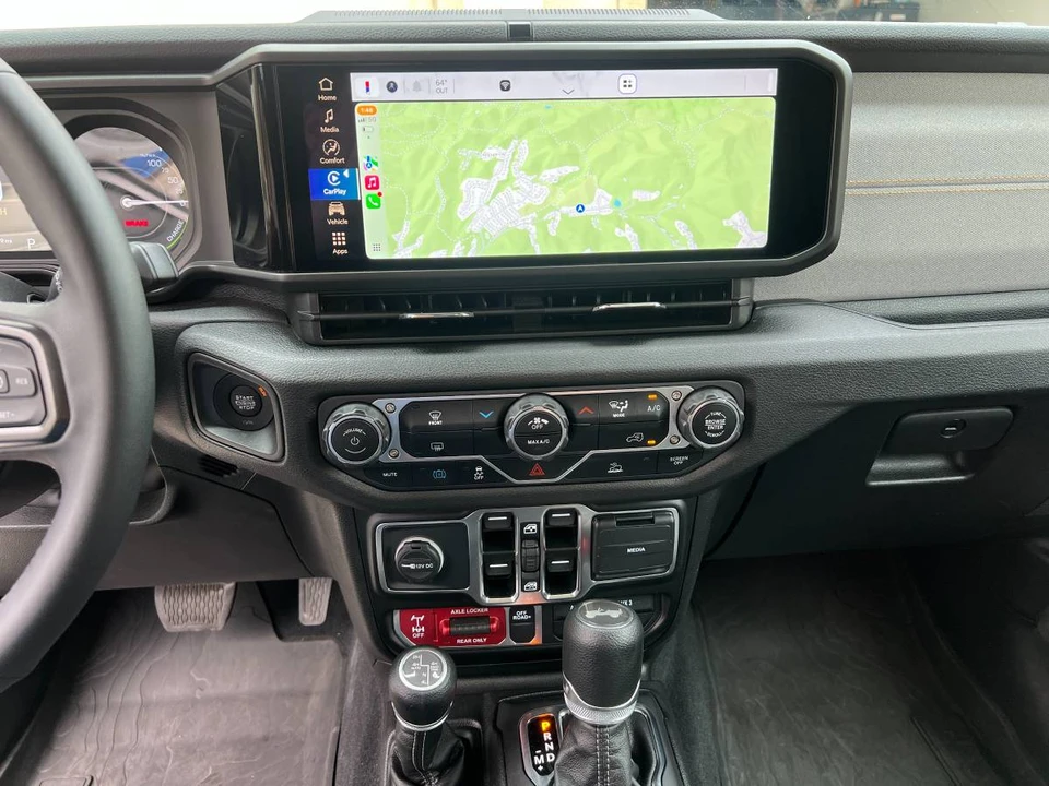 2025 Jeep JL Wrangler - Image 9 of 15
