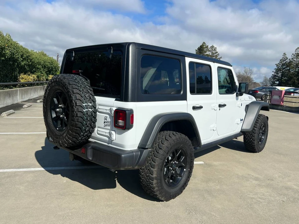 2025 Jeep JL Wrangler - Image 7 of 15