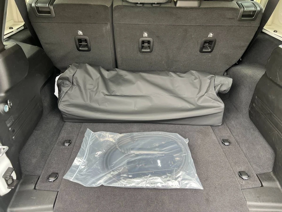 2025 Jeep JL Wrangler - Image 14 of 15