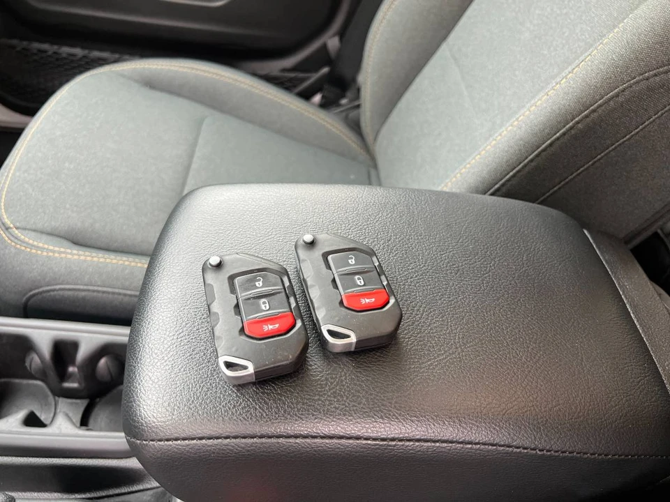 2025 Jeep JL Wrangler - Image 13 of 15