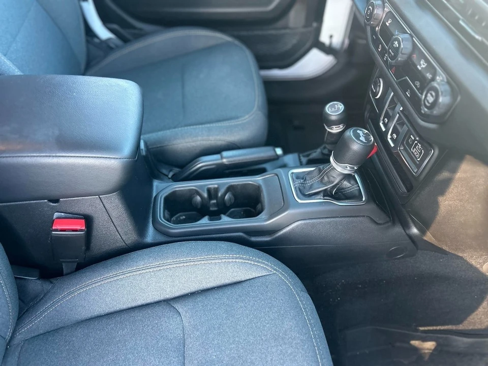 2025 Jeep JL Wrangler - Image 13 of 21