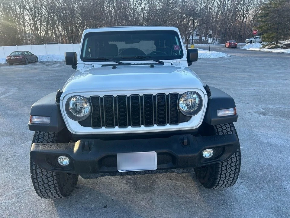 2025 Jeep JL Wrangler - Image 5 of 12