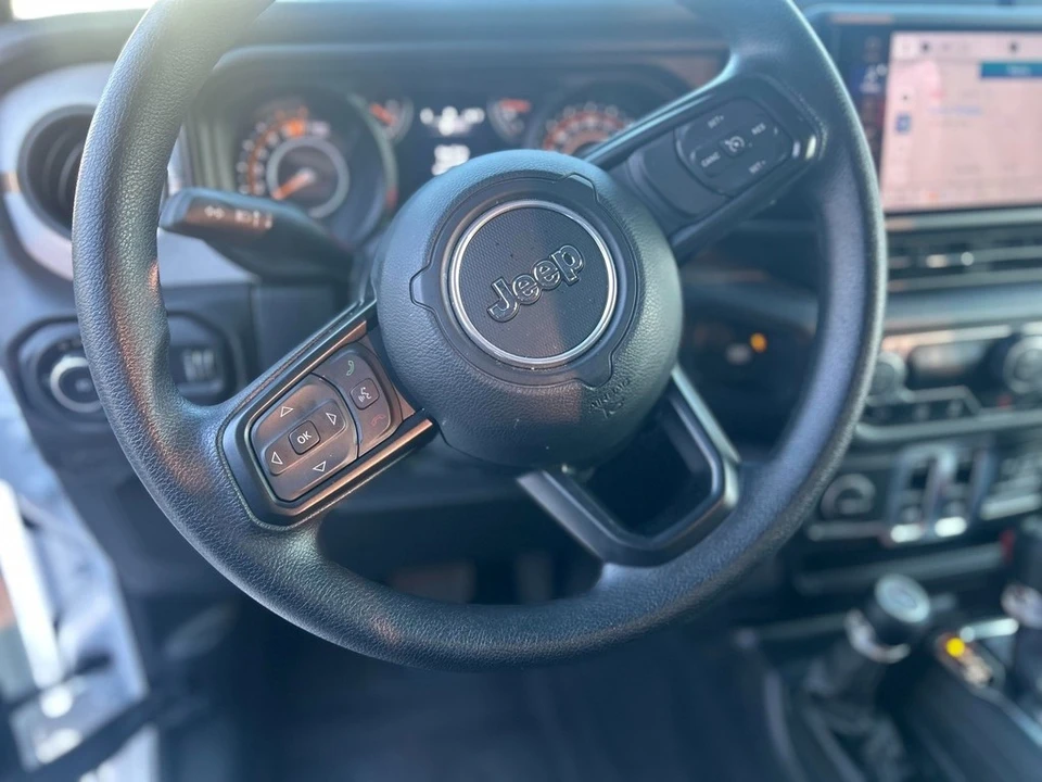 2025 Jeep JL Wrangler - Image 10 of 12