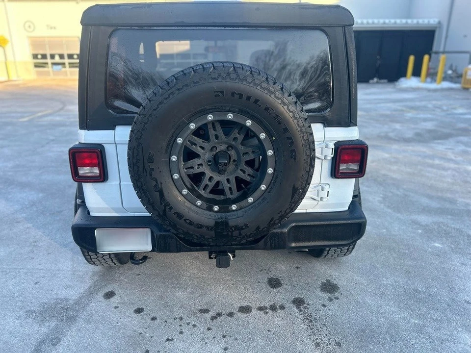 2025 Jeep JL Wrangler - Image 18 of 21
