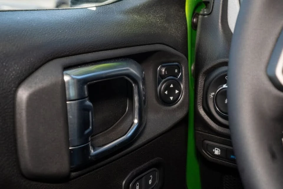 2025 Jeep JL Wrangler - Image 20 of 20