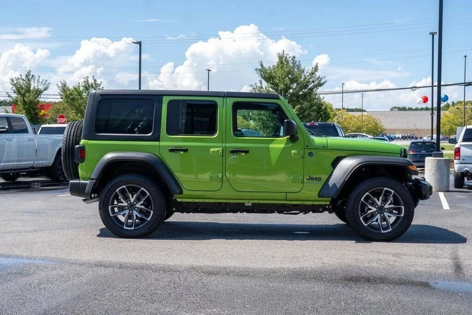 2025 Jeep JL Wrangler - Image 8 of 20