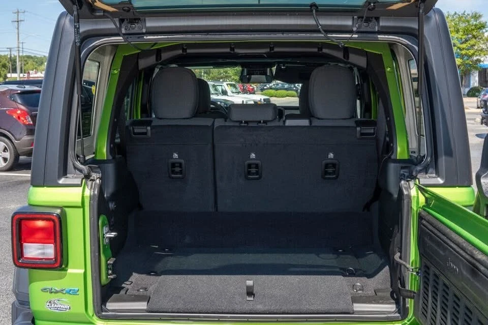 2025 Jeep JL Wrangler - Image 9 of 20