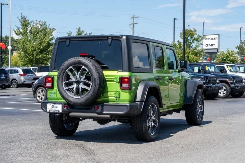 2025 Jeep JL Wrangler - Image 7 of 20