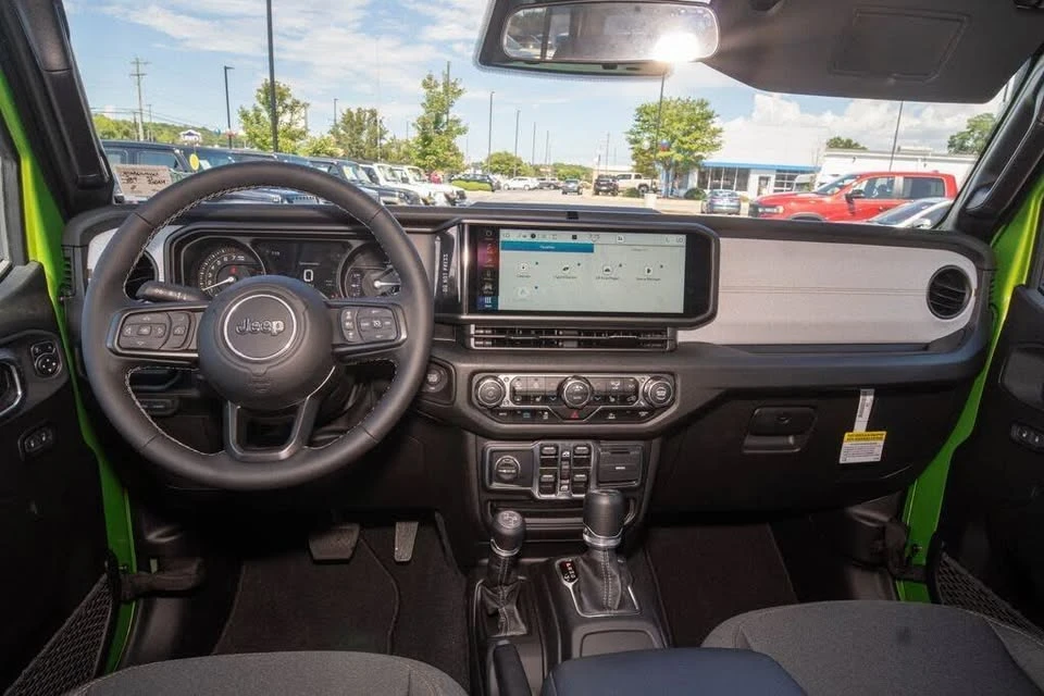 2025 Jeep JL Wrangler - Image 14 of 20