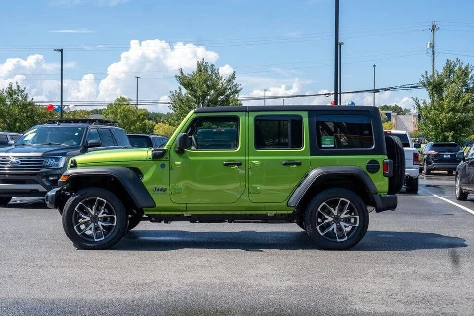 2025 Jeep JL Wrangler - Image 4 of 20