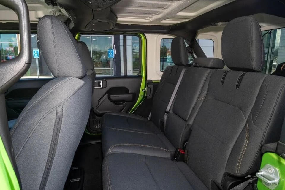 2025 Jeep JL Wrangler - Image 13 of 20