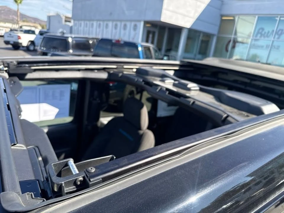 2025 Jeep JL Wrangler - Image 12 of 13