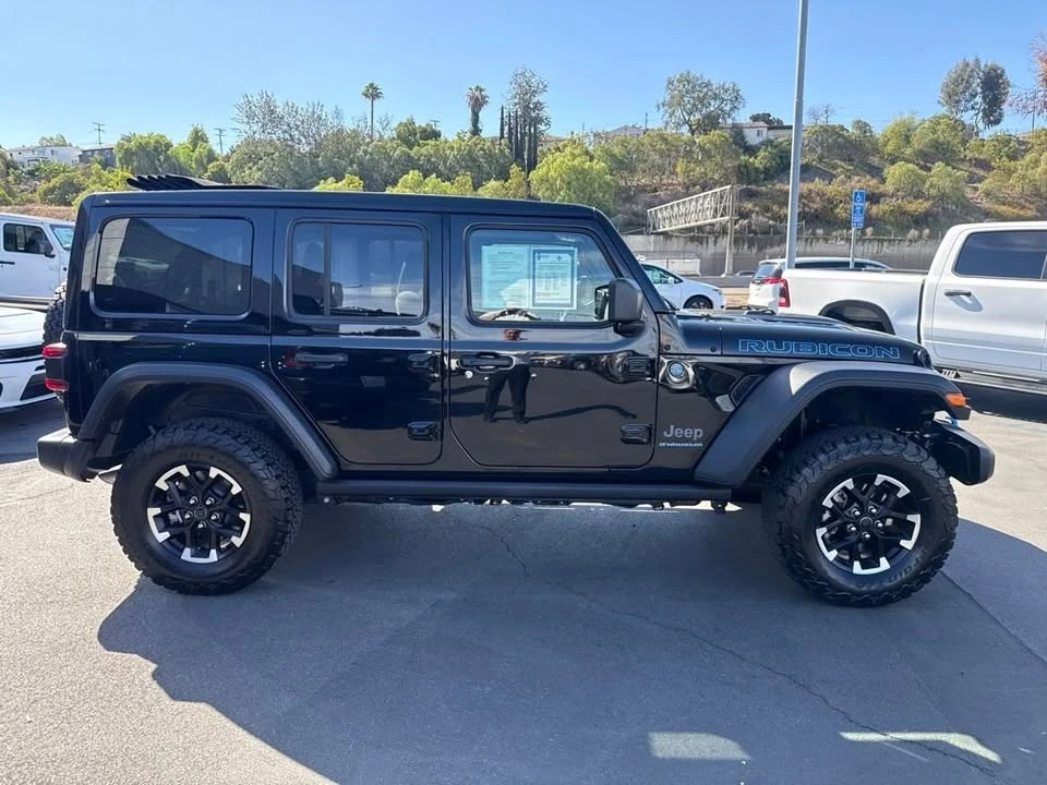 2025 Jeep JL Wrangler - Image 9 of 13