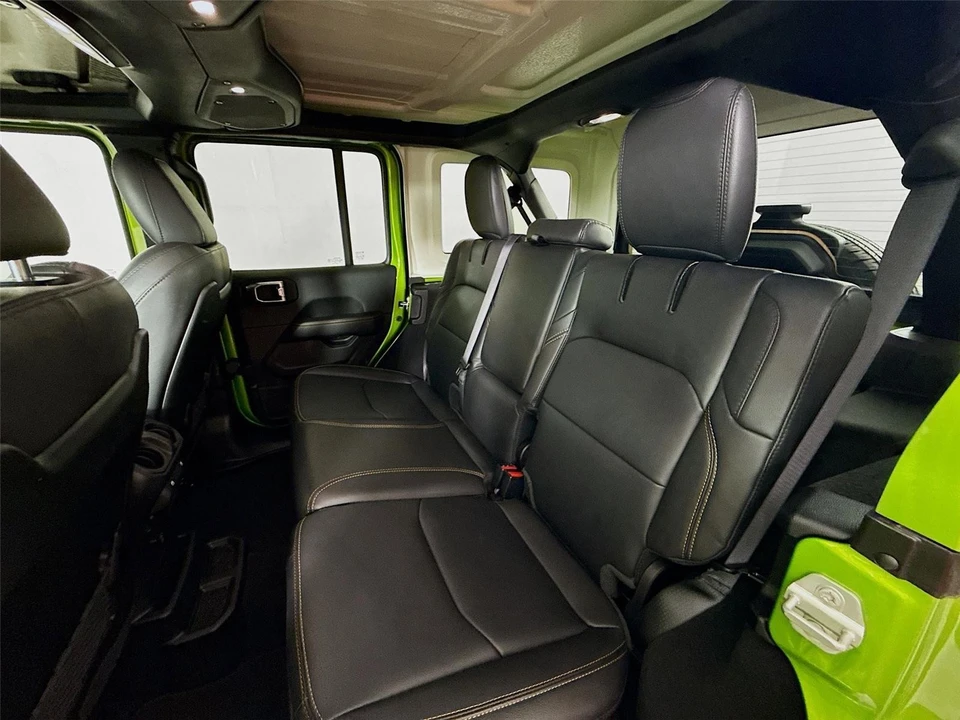 2025 Jeep JL Wrangler - Image 20 of 21