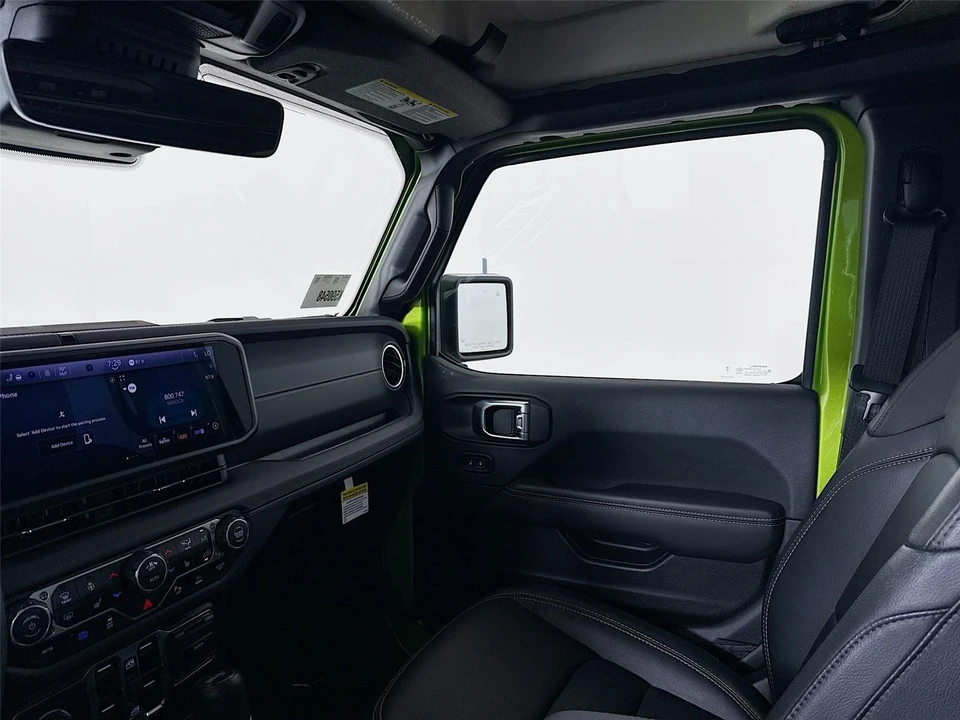 2025 Jeep JL Wrangler - Image 19 of 21