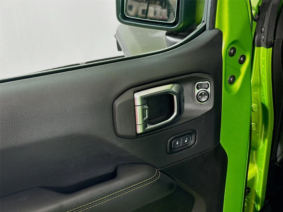 2025 Jeep JL Wrangler - Image 16 of 21