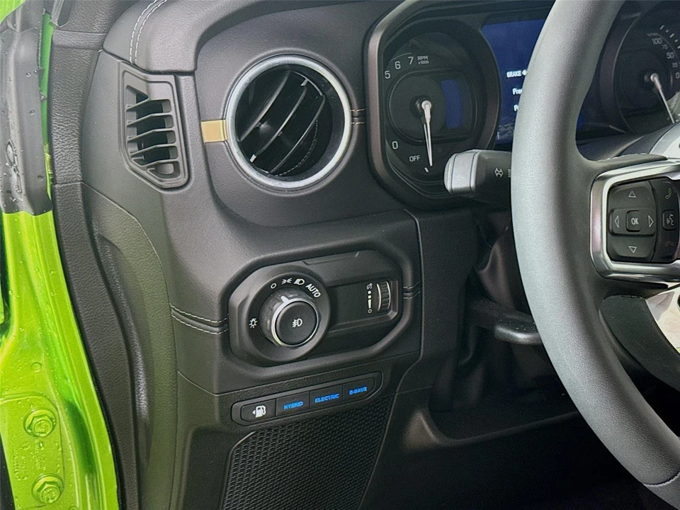 2025 Jeep JL Wrangler - Image 7 of 14