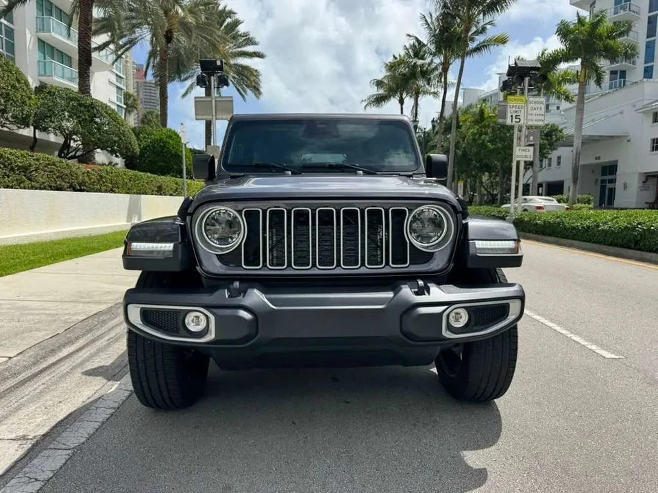 2025 Jeep JL Wrangler - Image 3 of 12