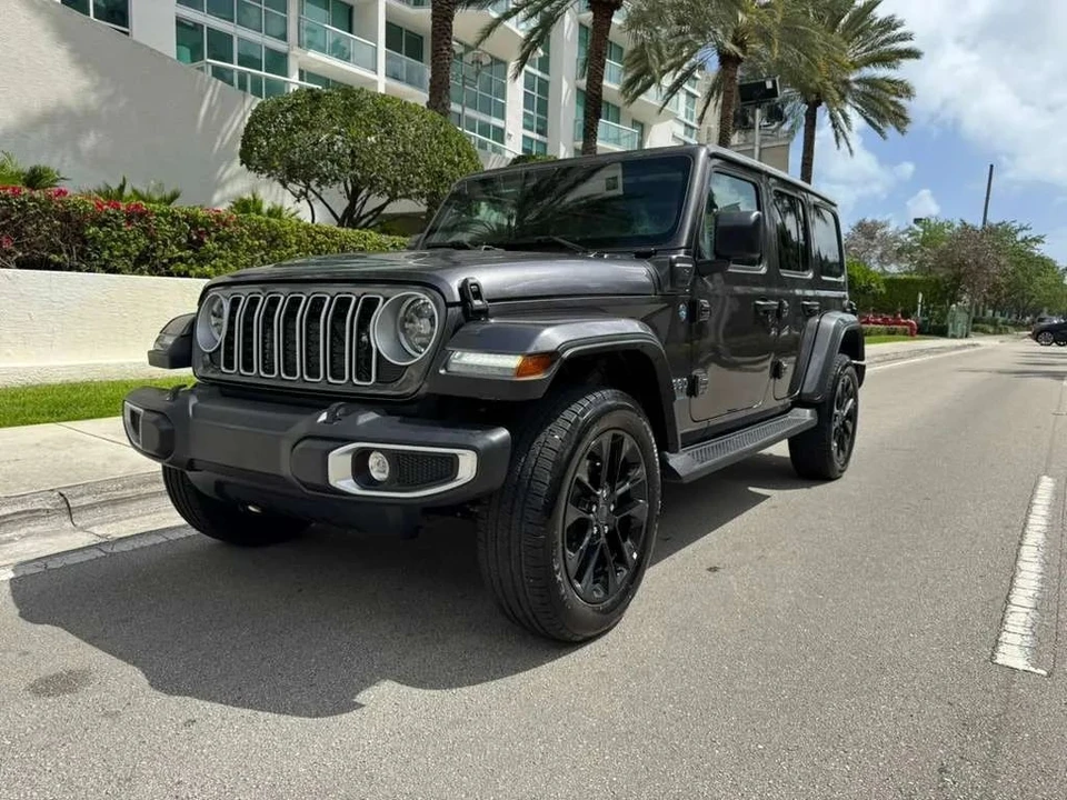2025 Jeep JL Wrangler - Image 4 of 12