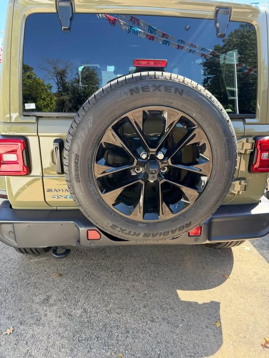 2025 Jeep JL Wrangler - Image 4 of 19