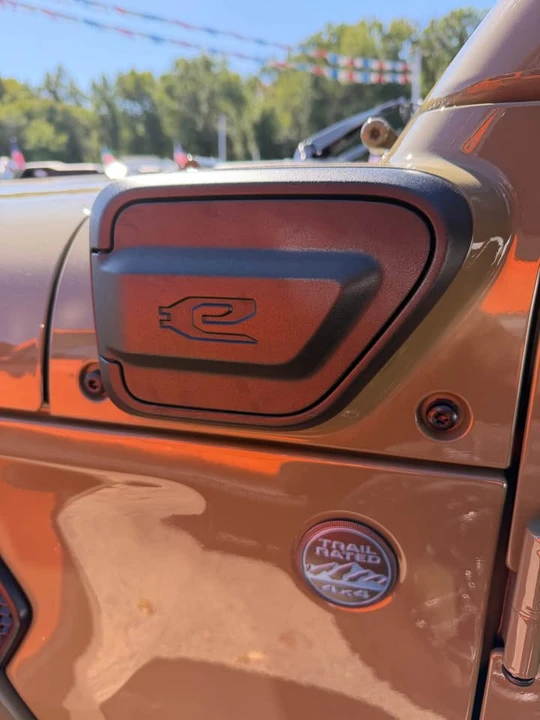 2025 Jeep JL Wrangler - Image 8 of 19