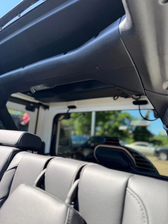 2025 Jeep JL Wrangler - Image 15 of 19