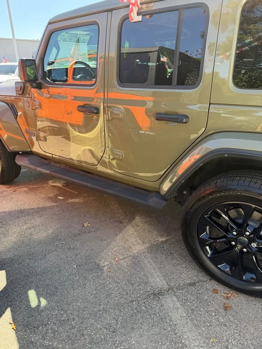 2025 Jeep JL Wrangler - Image 5 of 19