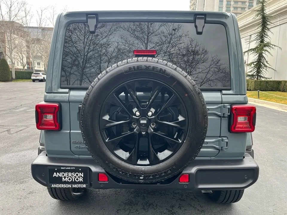 2025 Jeep JL Wrangler - Image 7 of 20